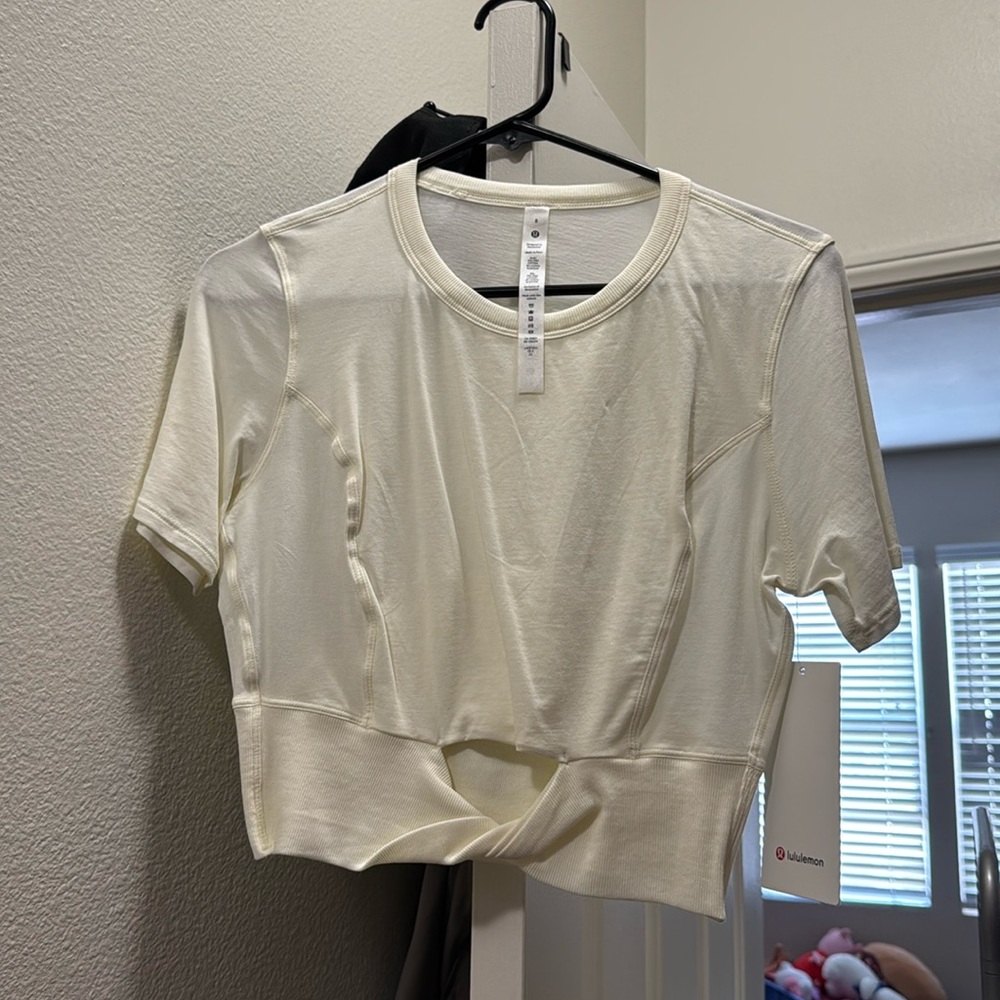 Lululemon crop top